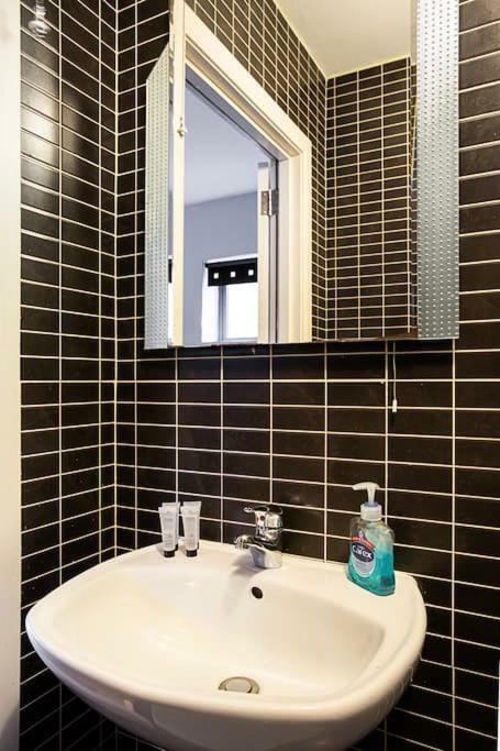 Spacious Belfast City Centre Duplex Apartment Екстер'єр фото